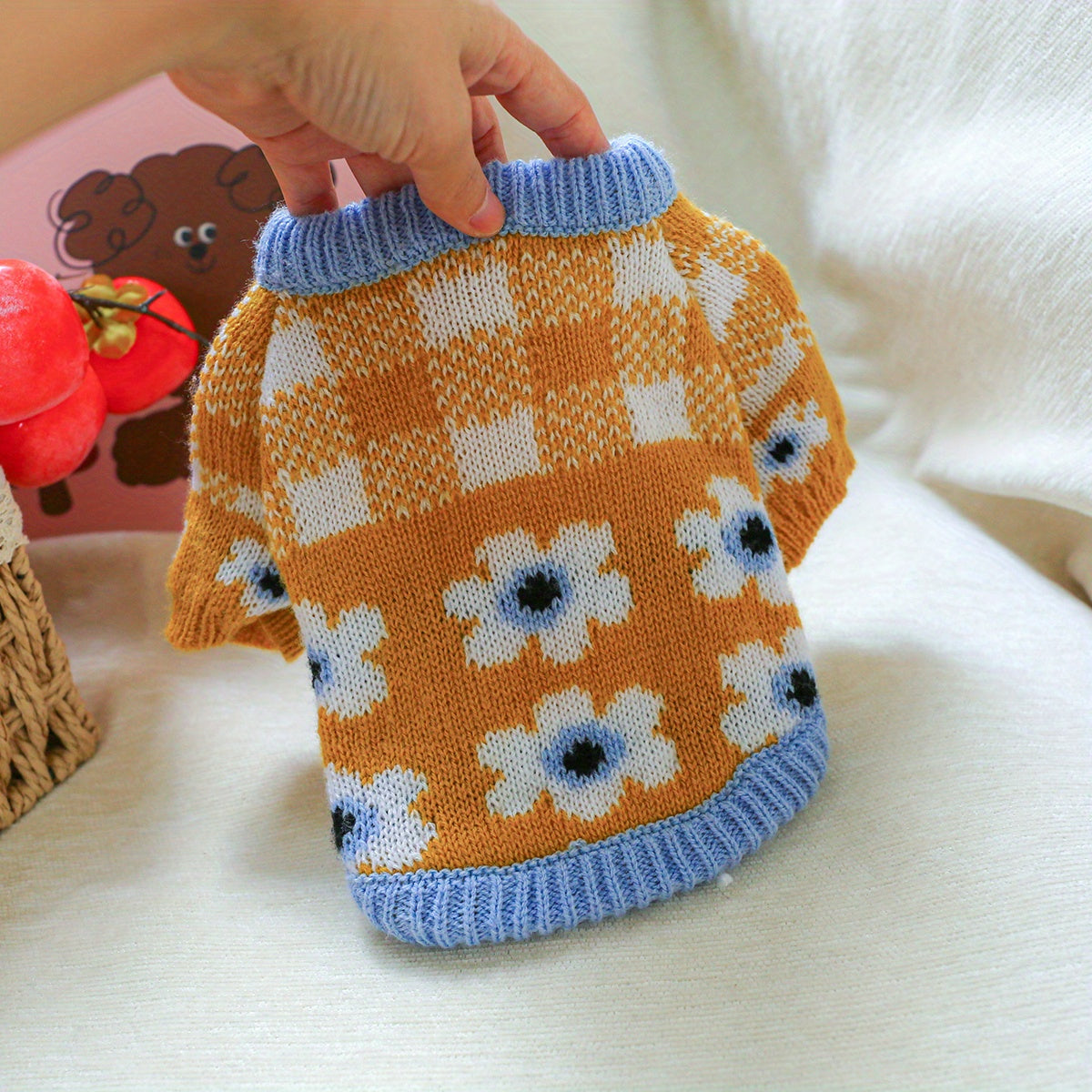 Flower Plaid Graphic Dog Sweater: Soft and Comfortable Warm Clothes for Small Dogs - Perfect for Autumn and Winter